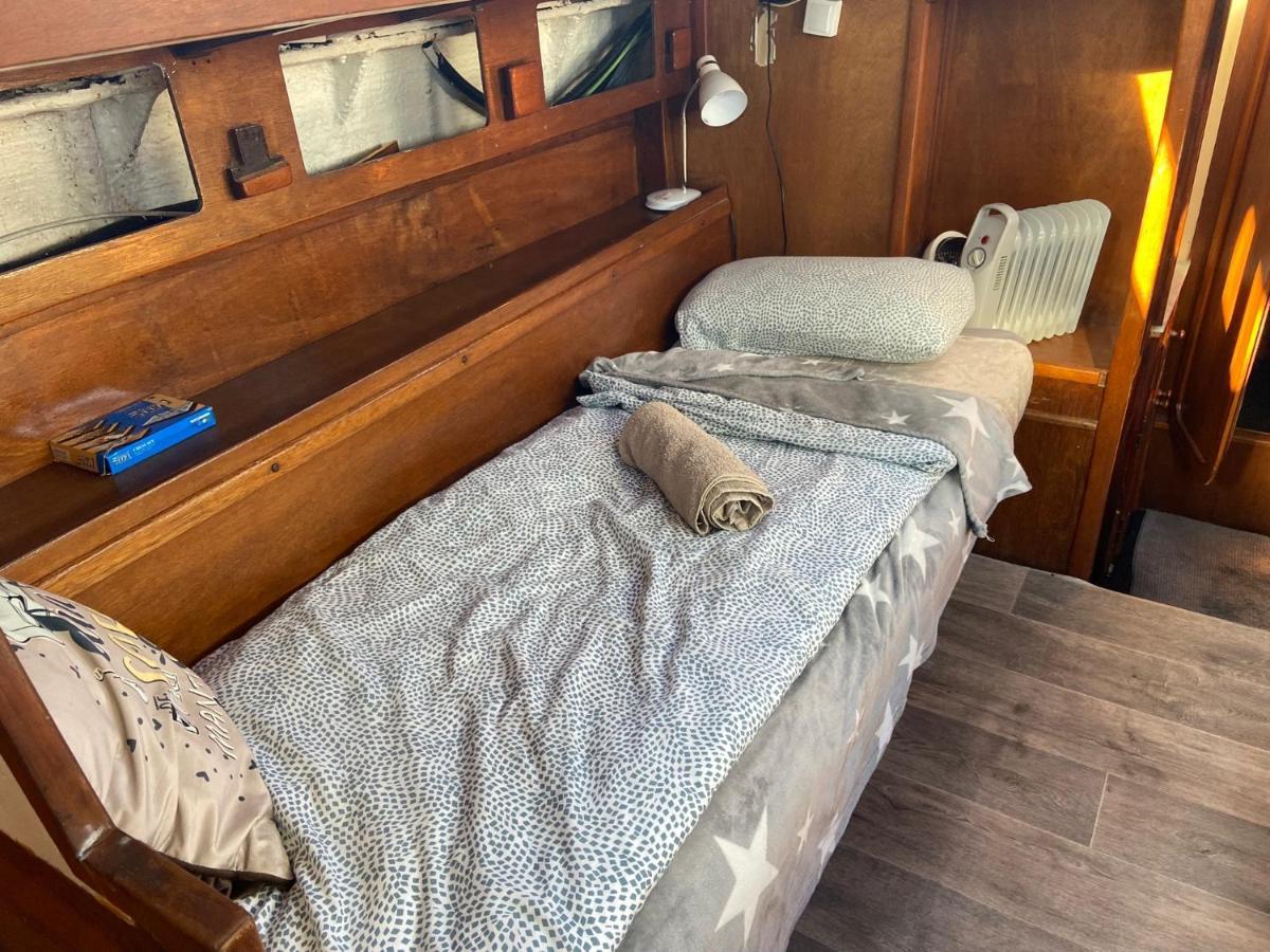 فندق Fantastic Sailing Boat To Sleep In برشلونة المظهر الخارجي الصورة